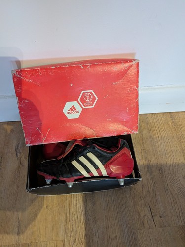 Rare vintage 2002 adidas - **rare,